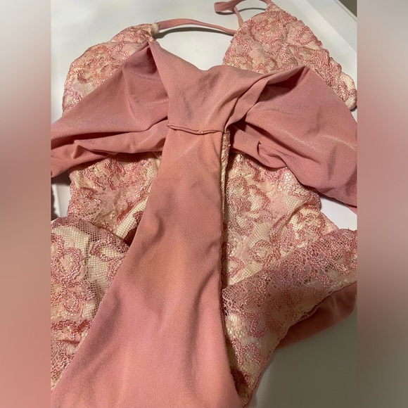 🩱 Blue Life Lace Pink Deep V-neck One Piece Swimsuit SZ Medium NWOT - Picture 7 of 7